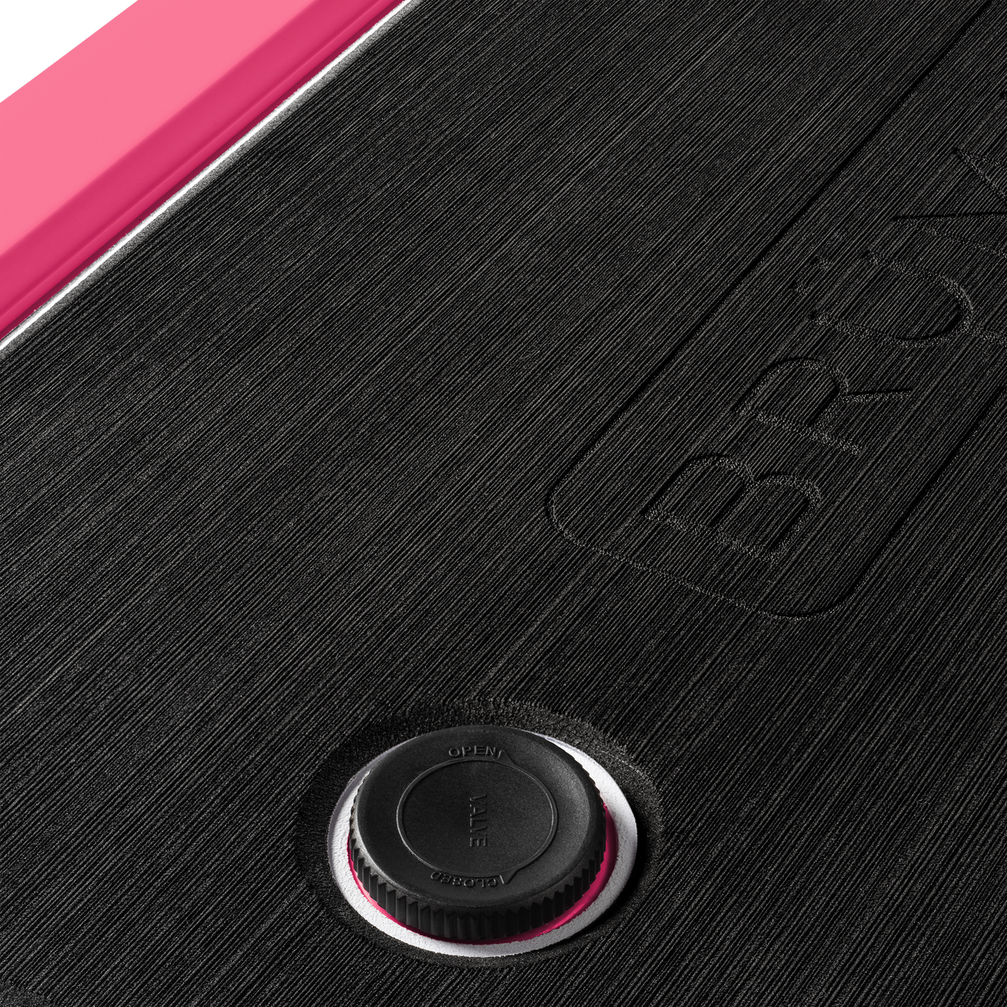 brutank-r2 brutank-55qt-neonpink-vent.png